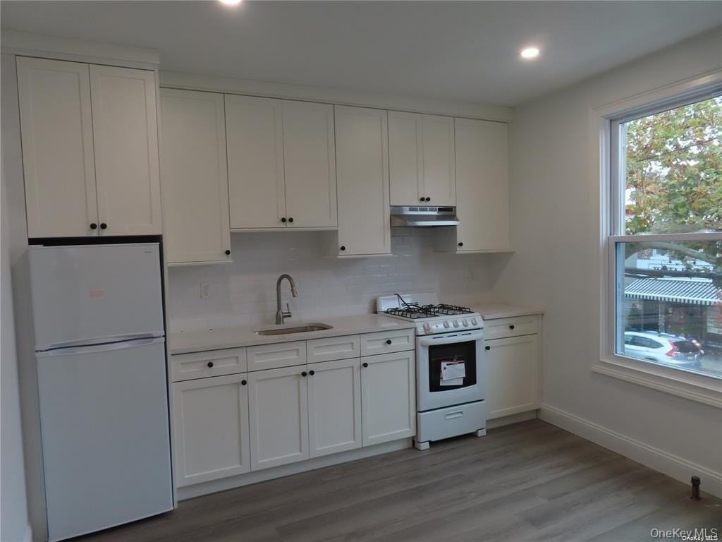 91 Deer Park Ave #2 - Photo 5 of 12