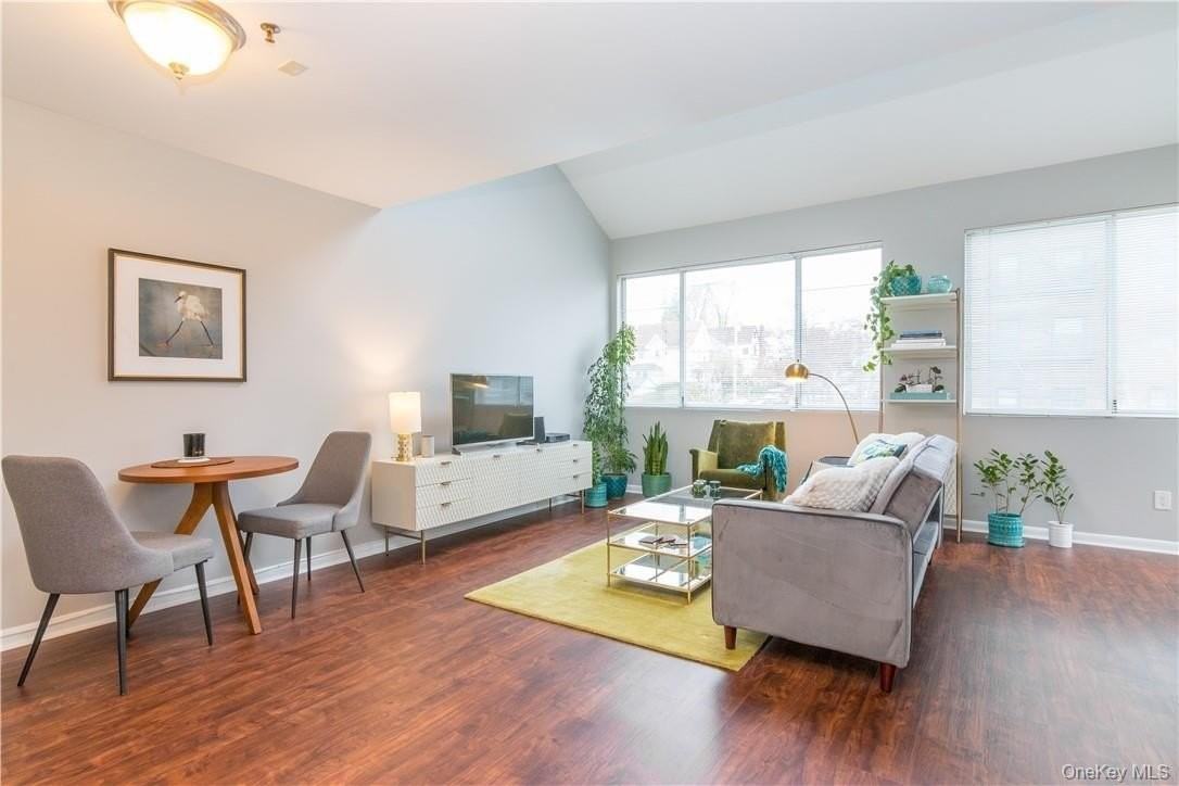 100 Chatterton Ave #4 - Photo 2 of 16