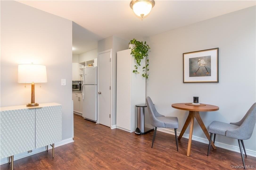 100 Chatterton Ave #4 - Photo 6 of 16