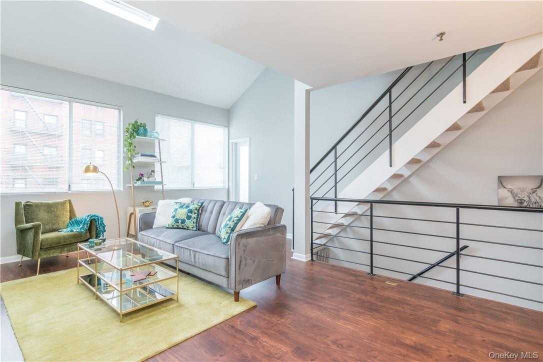 100 Chatterton Ave #4 - Photo 7 of 16