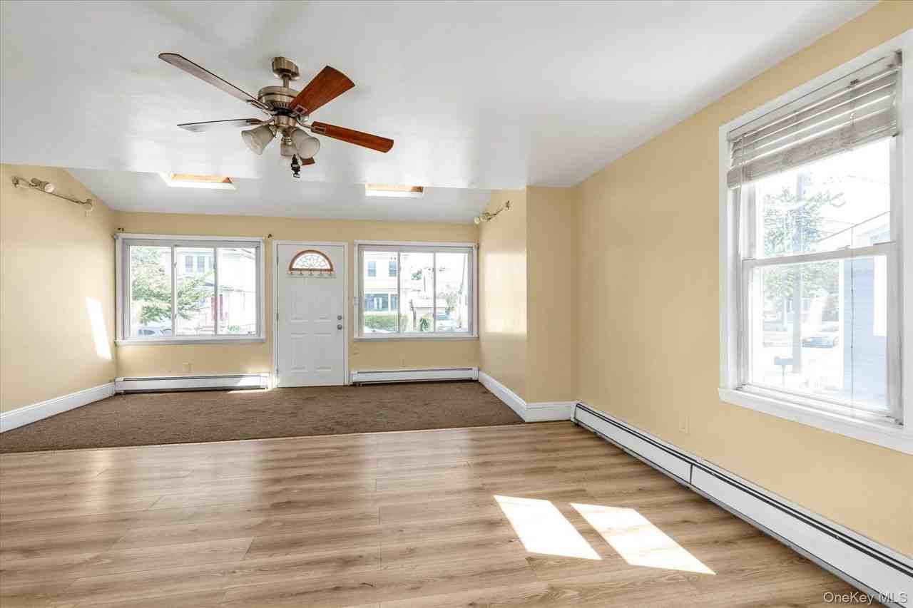 46 Derby St - Photo 3 of 19