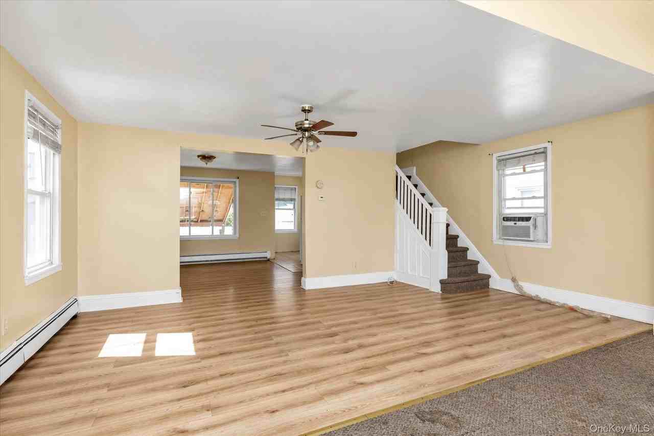 46 Derby St - Photo 4 of 19