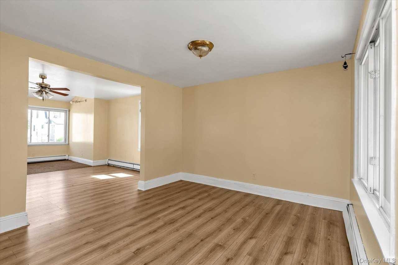 46 Derby St - Photo 7 of 19