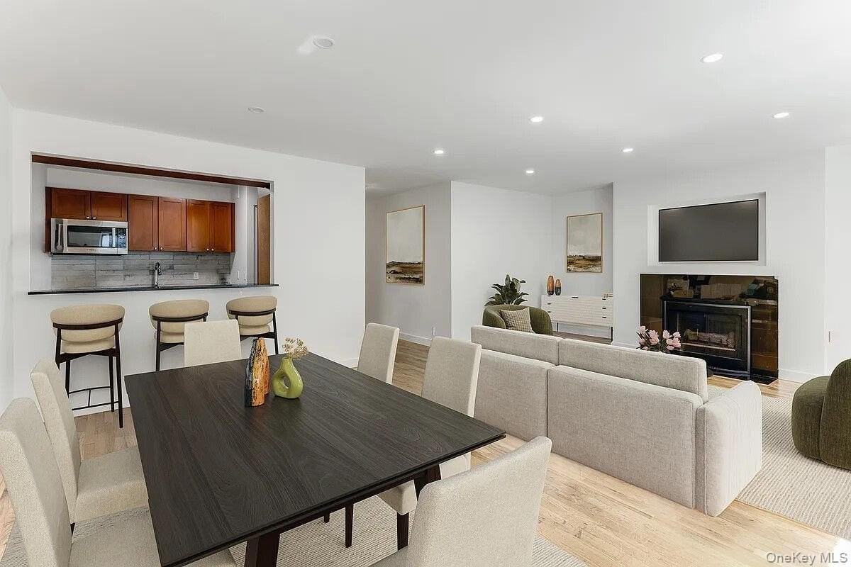 65 Thompson St #2