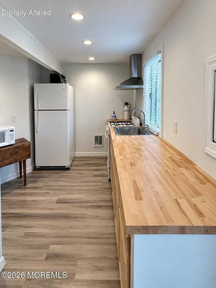 515 West St - Photo 3 of 8