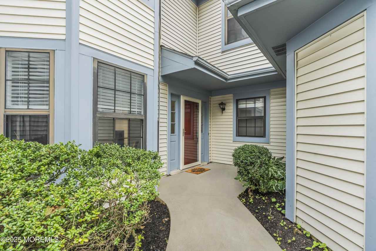 50 Gimbel Pl - Photo 4 of 50