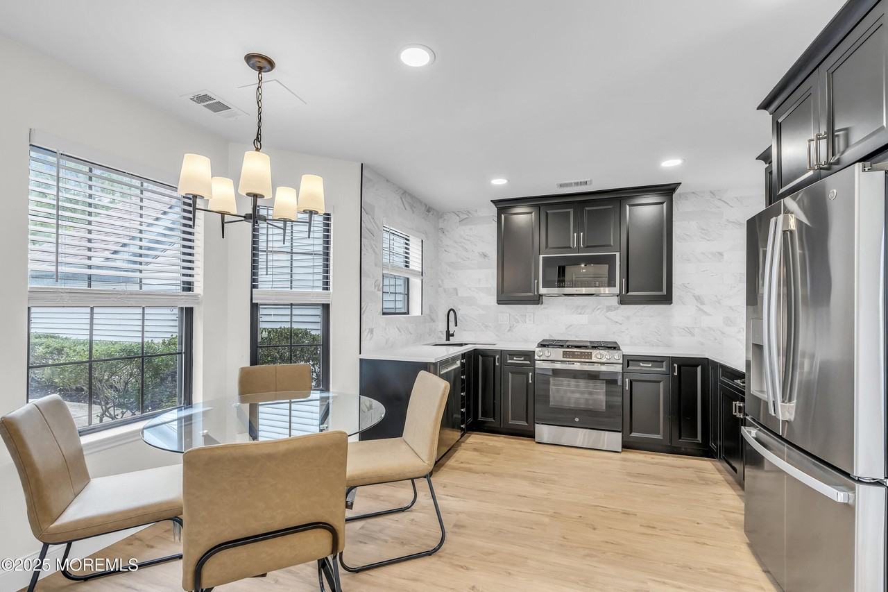 50 Gimbel Pl - Photo 7 of 50
