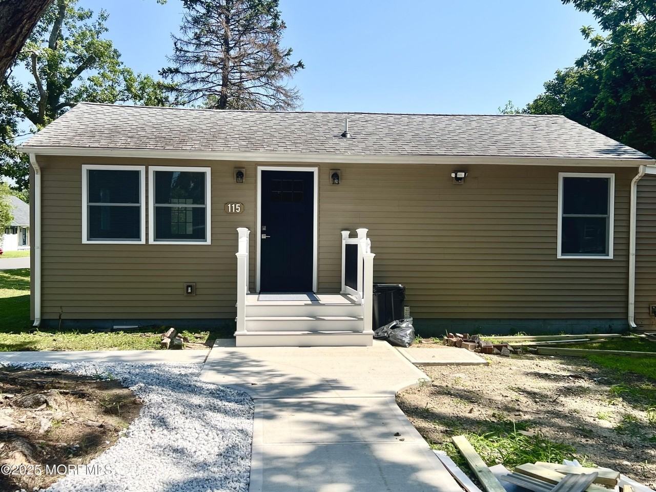 115 Parker Ave - Photo 2 of 19