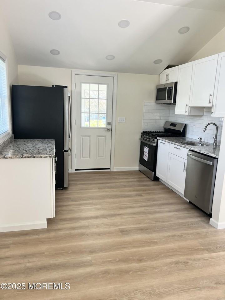 115 Parker Ave - Photo 6 of 19