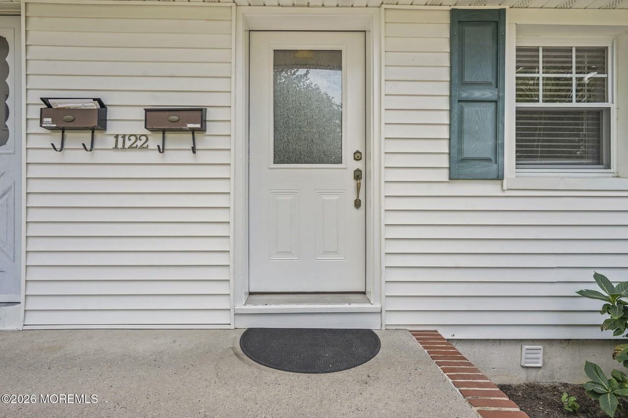 1122 Pine Bluff Ave - Photo 3 of 16