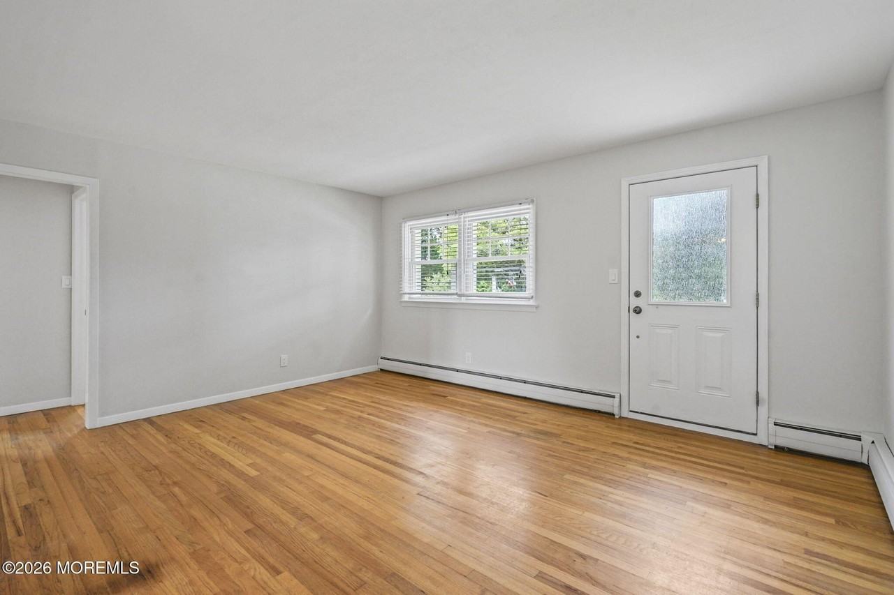 1122 Pine Bluff Ave - Photo 4 of 16