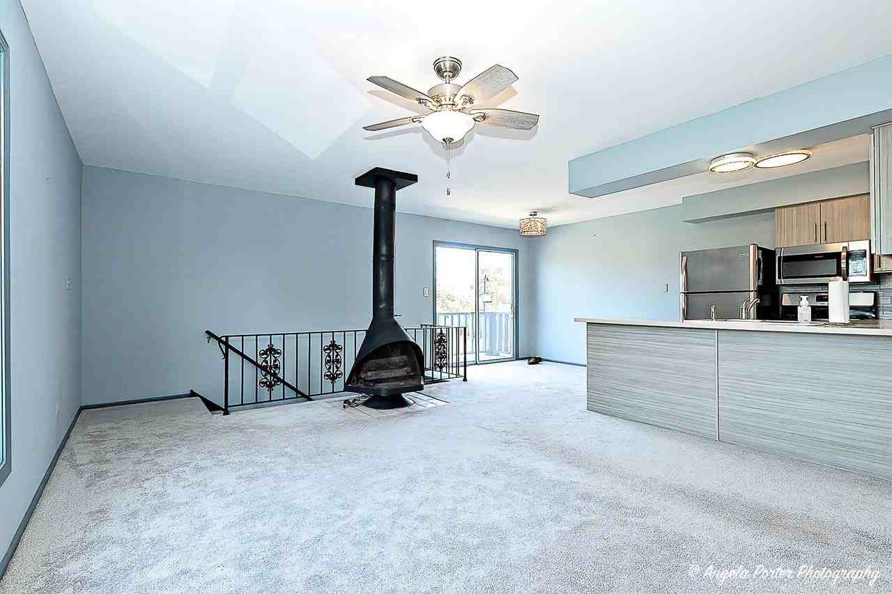 1402 Inverrary Ln #1402 - Photo 3 of 20