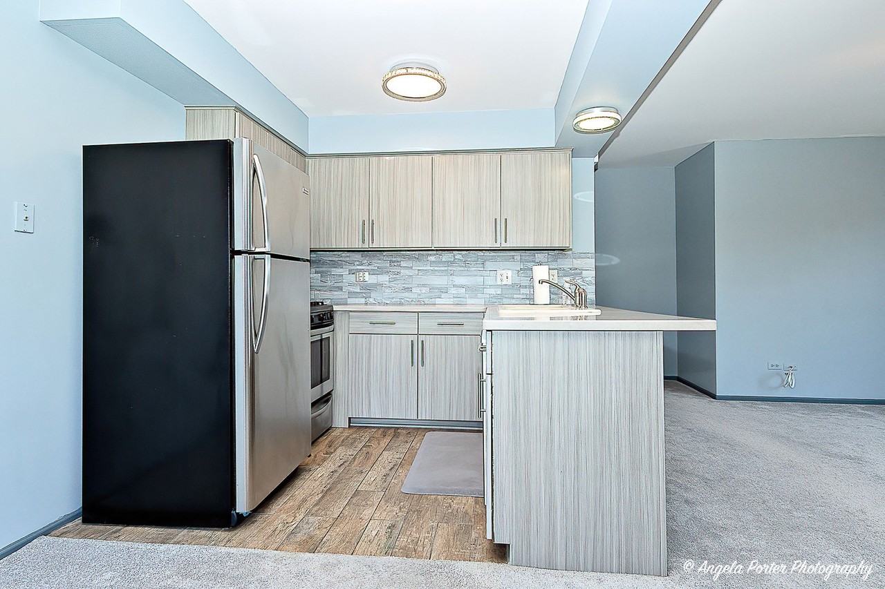 1402 Inverrary Ln #1402 - Photo 4 of 20