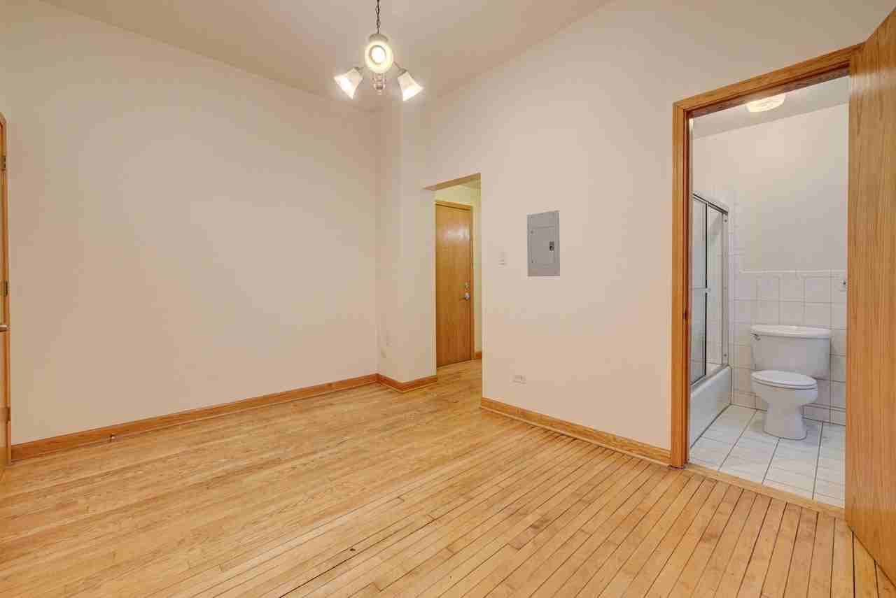 4518 N Sheridan Rd #1E - Photo 6 of 9