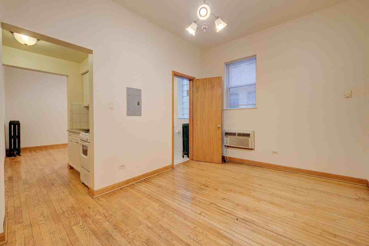 4518 N Sheridan Rd #1E - Photo 7 of 9