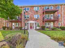 featured image of 445 Pleasant St