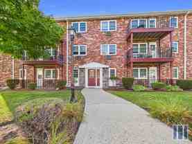 445 Pleasant St - Photo 1 of 1