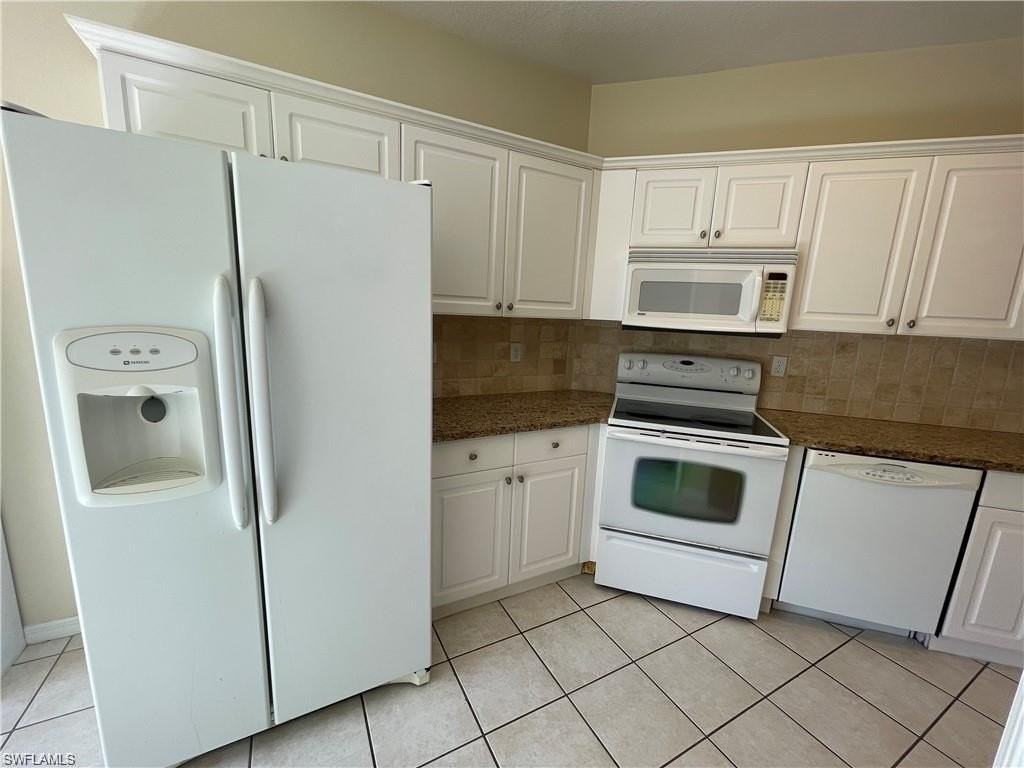 6368 Huntington Lakes Cir #102 - Photo 7 of 27