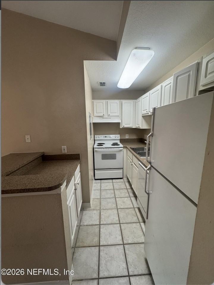 13703 Richmond Park Dr N #3310 - Photo 5 of 15