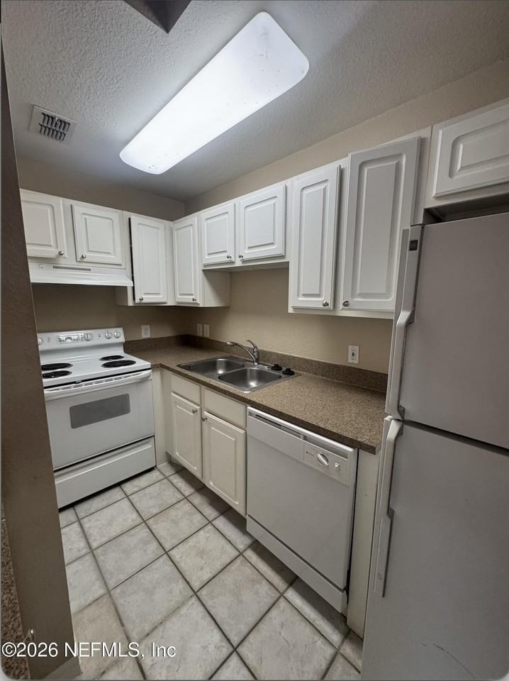 13703 Richmond Park Dr N #3310 - Photo 7 of 15