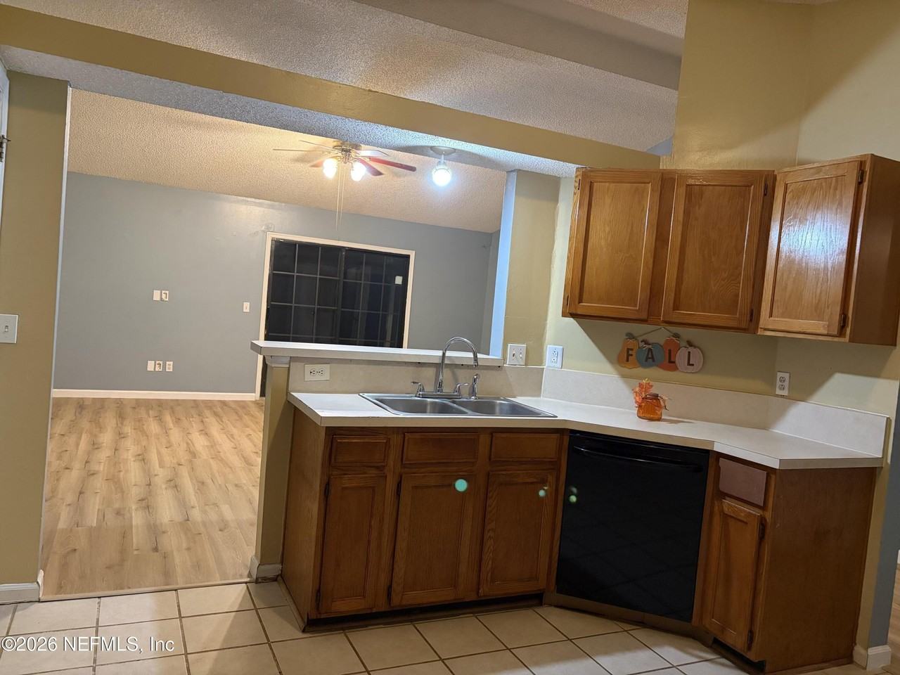 8280 Rocky Creek Dr - Photo 5 of 27