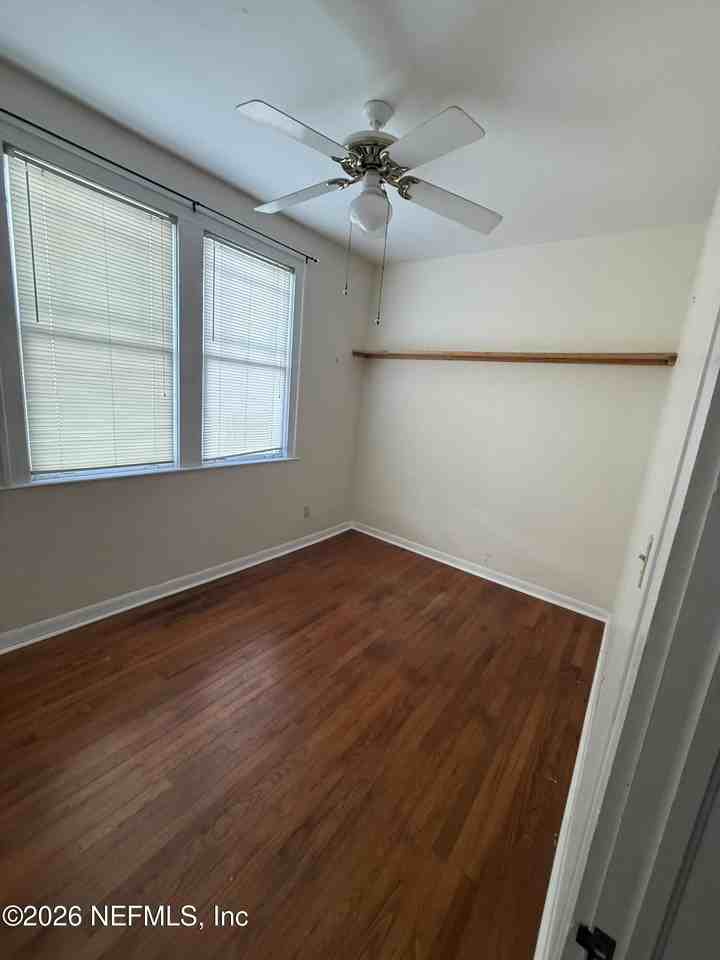1643 Mallory St - Photo 4 of 9