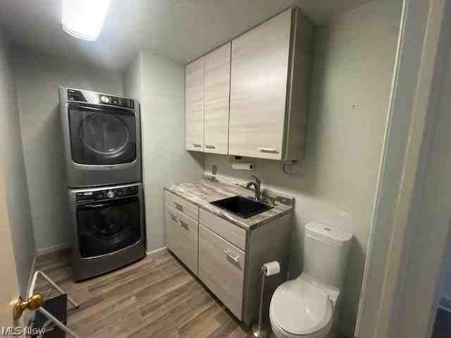 6235 Beverly Ave Ne - Photo 2 of 17