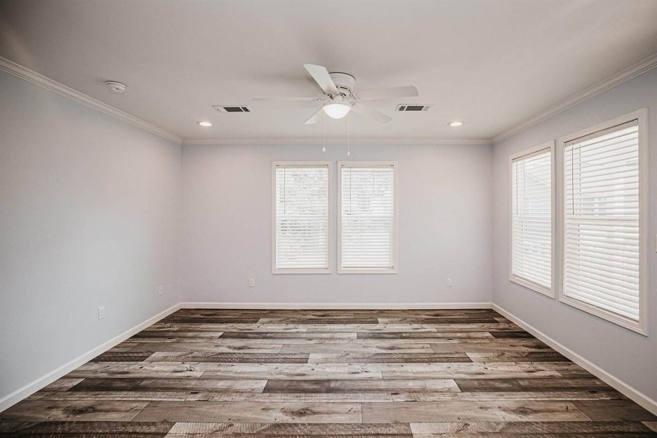 2956 Bobo Rd - Photo 4 of 41