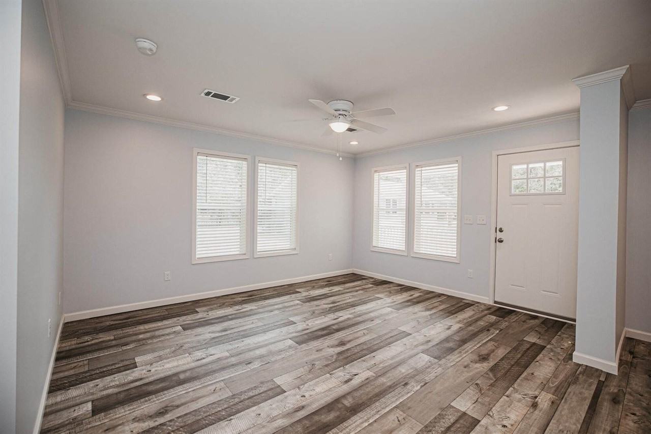 2956 Bobo Rd - Photo 5 of 41