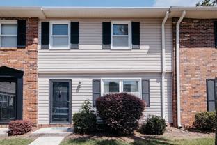 415 Parkdale Dr - Photo 1 of 1