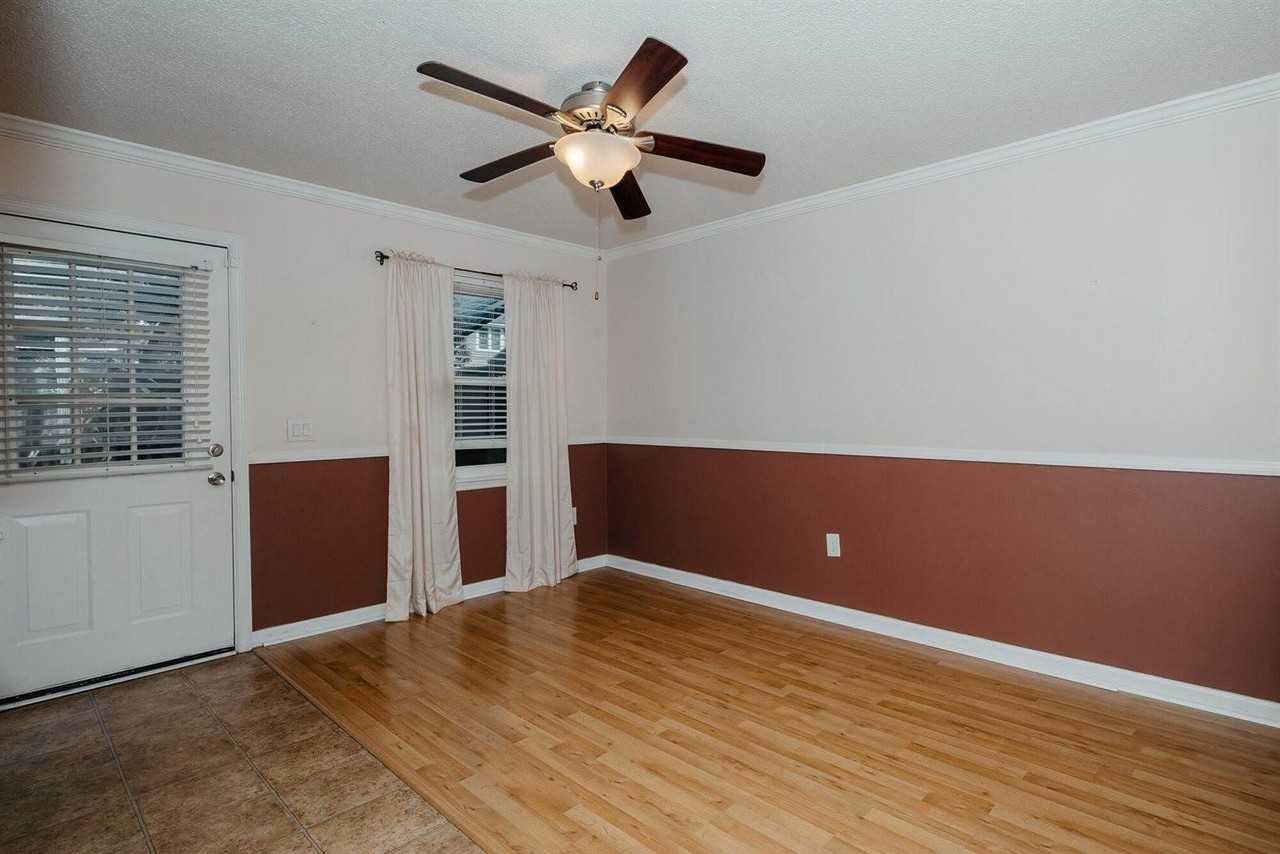415 Parkdale Dr - Photo 6 of 24