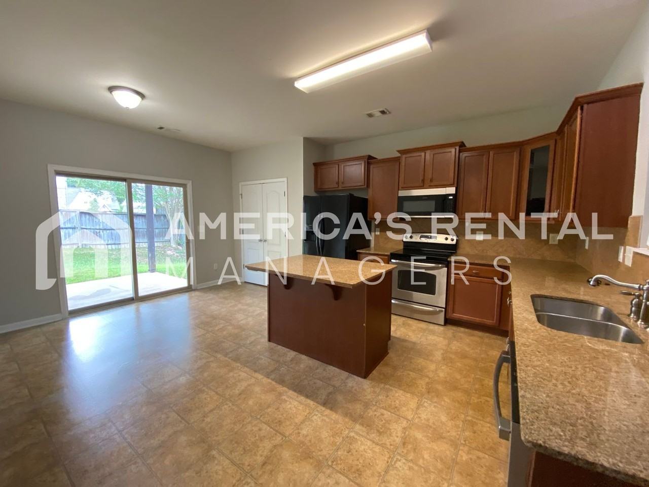 6720 Southern Trace Cir - Photo 4 of 18