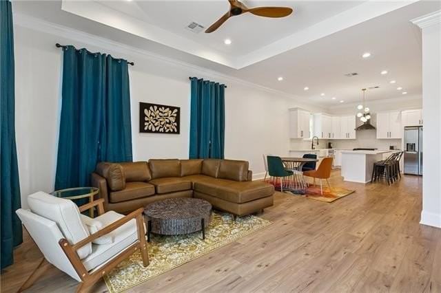 606 Whitney Ave - Photo 2 of 11