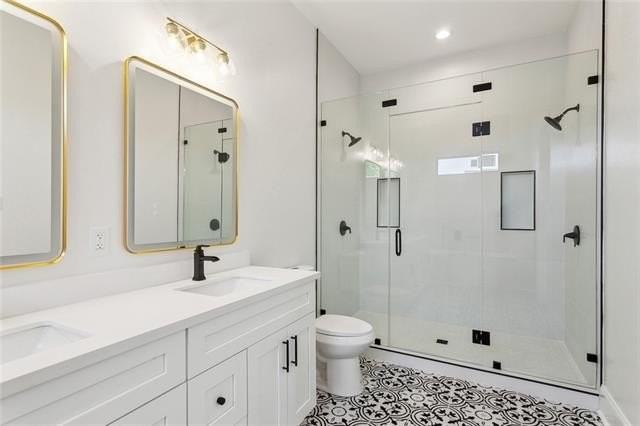 606 Whitney Ave - Photo 4 of 11