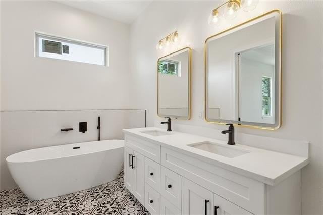 606 Whitney Ave - Photo 6 of 11