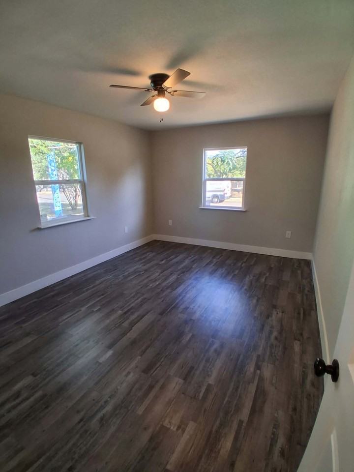 1443 Hortense Ave #1 - Photo 4 of 9