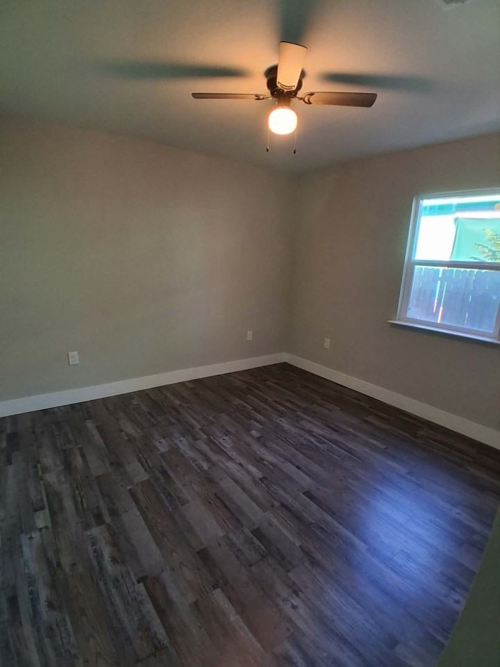 1443 Hortense Ave #1 - Photo 5 of 9