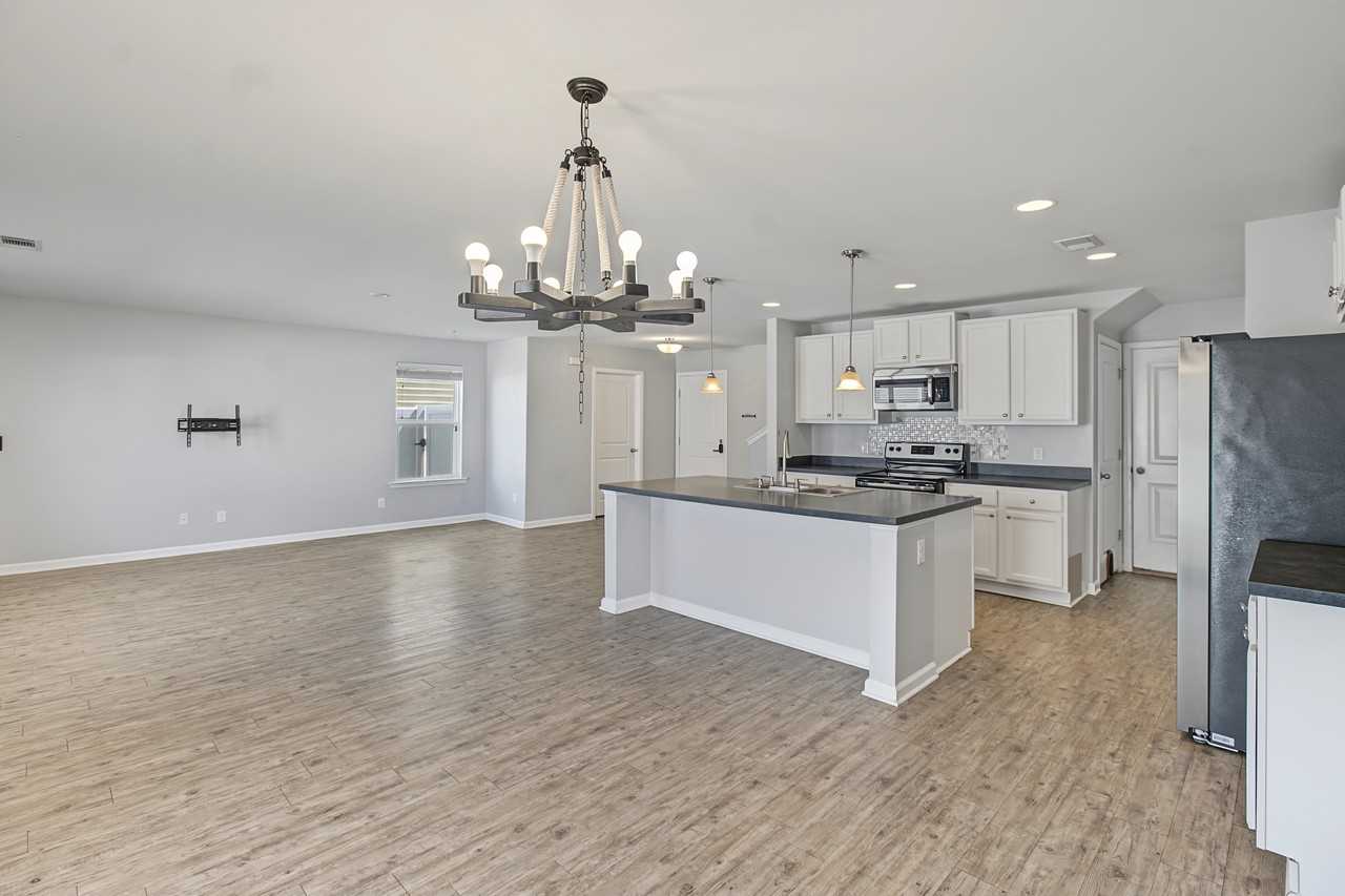 141 Davila St #1 - Photo 4 of 24