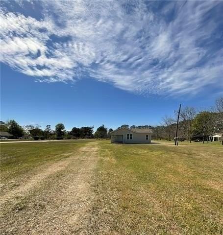 13063 Hendry Rd - Photo 7 of 11