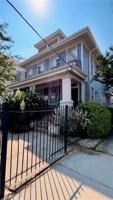 featured image of 137 N Clark St #12
