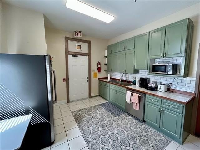 137 N Clark St #12 - Photo 5 of 10