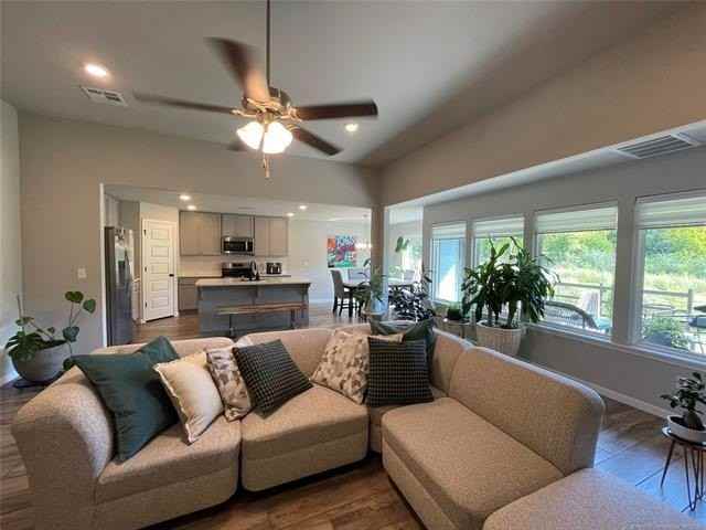 3721 N 39th St - Photo 5 of 26