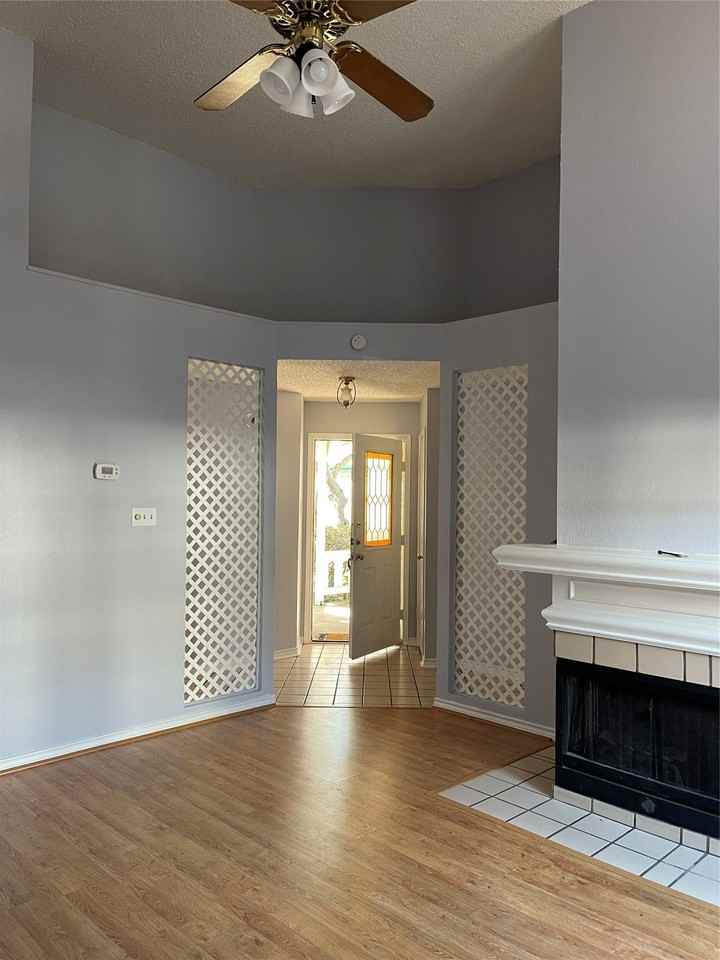 3149 Royal Ln - Photo 3 of 15