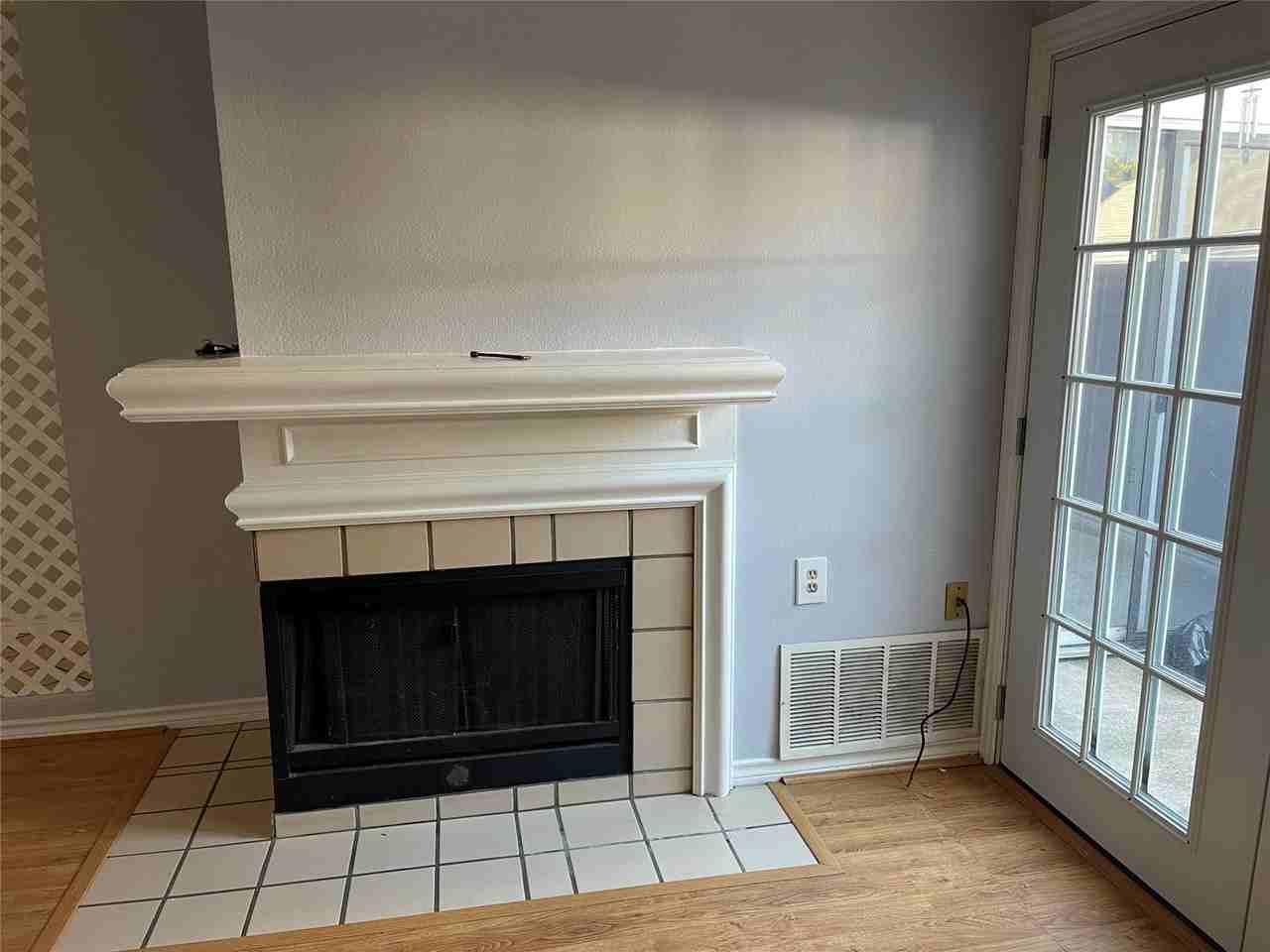 3149 Royal Ln - Photo 4 of 15