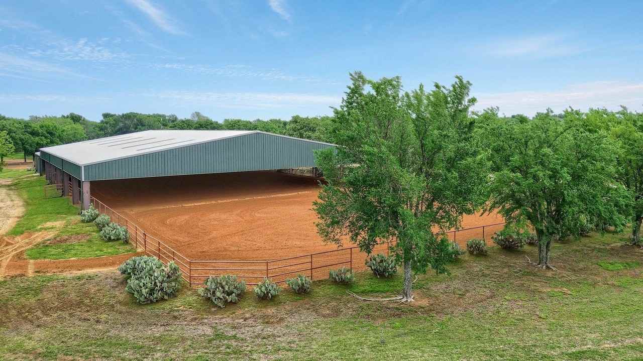 10898 Friendship Rd - Photo 4 of 24