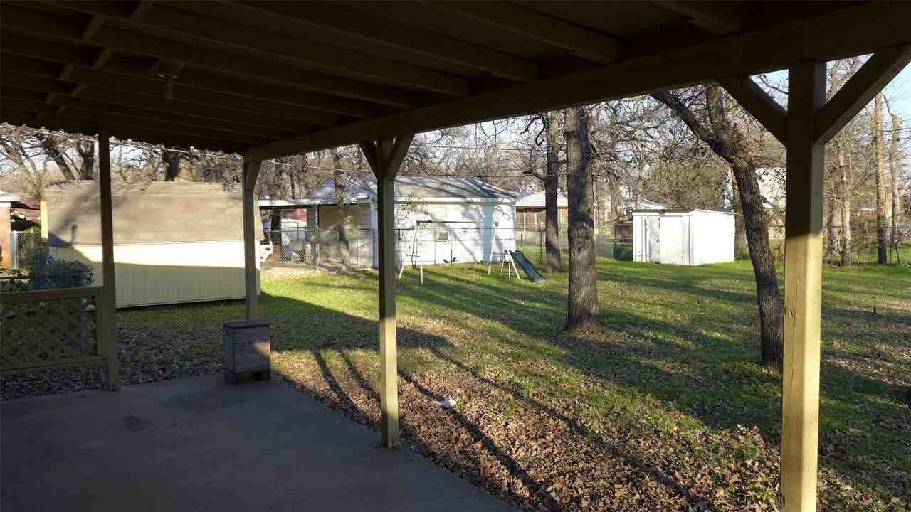 4208 Mccomas Rd - Photo 3 of 12