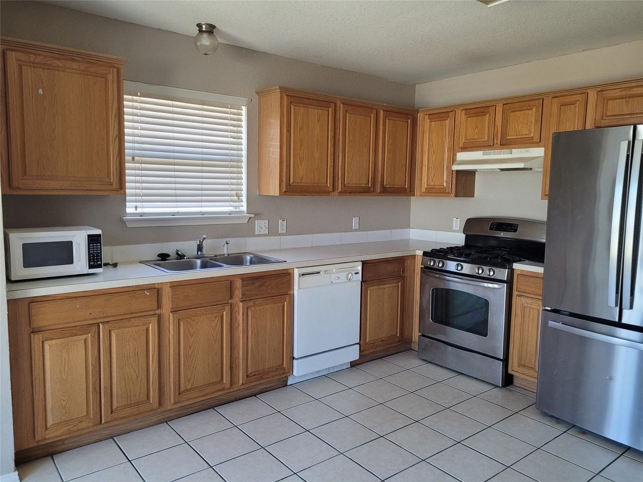 7545 Diamond Springs Trl - Photo 4 of 15