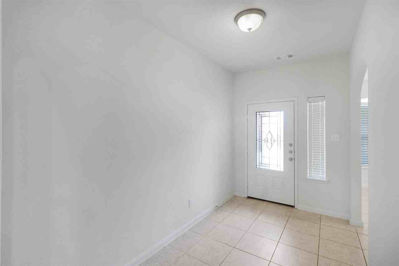 2309 Sephora Ct - Photo 5 of 36