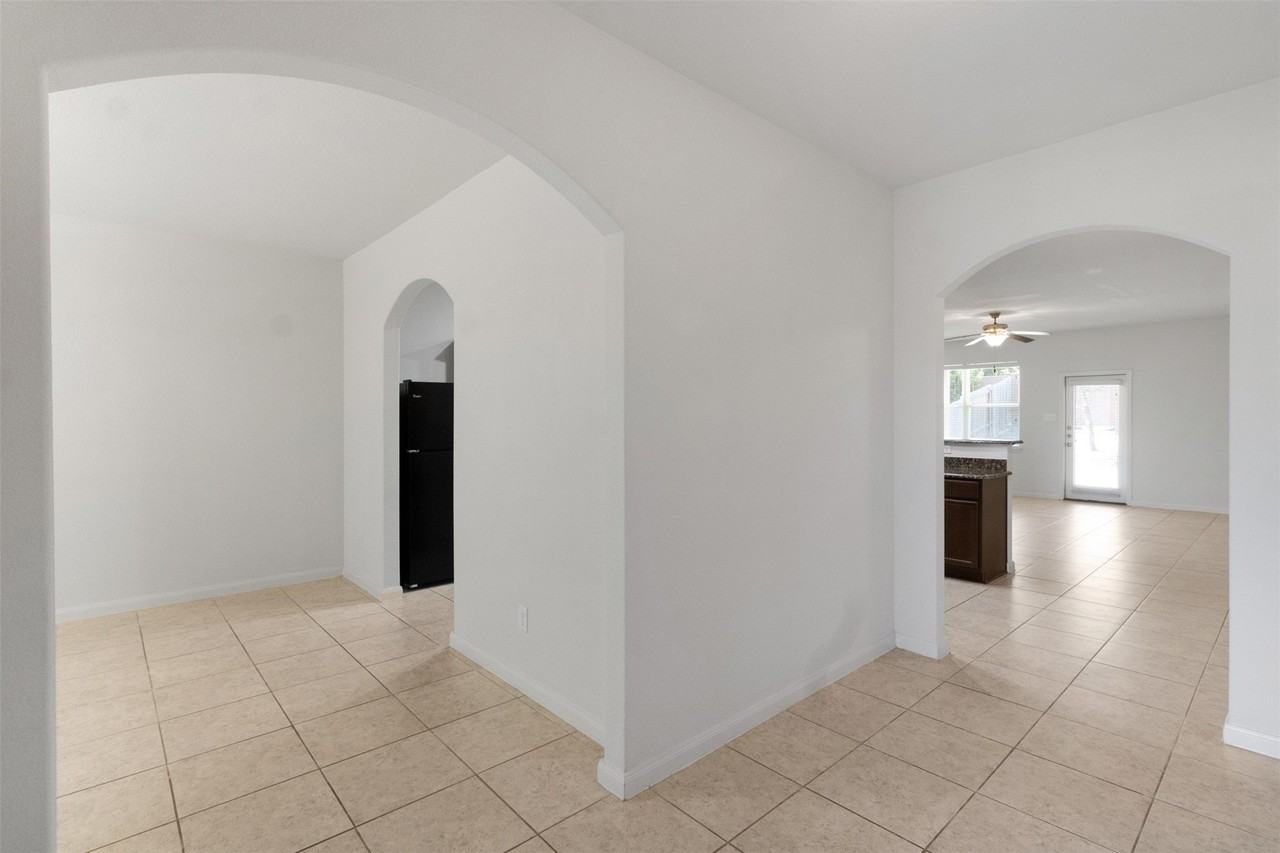 2309 Sephora Ct - Photo 6 of 36
