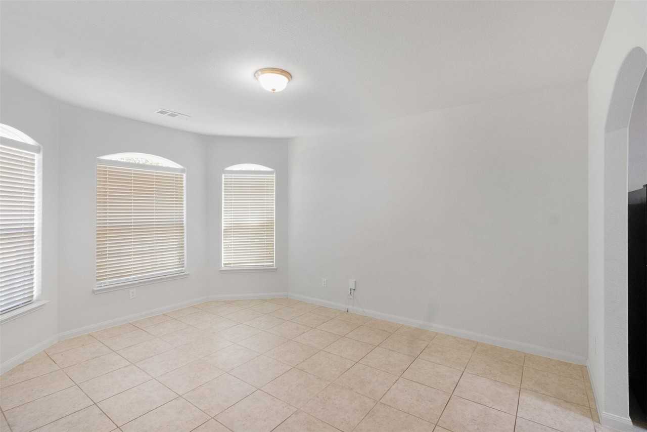 2309 Sephora Ct - Photo 7 of 36
